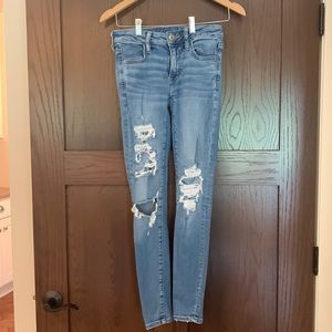 American Eagle ripped jeans size 4. Hardly worn.